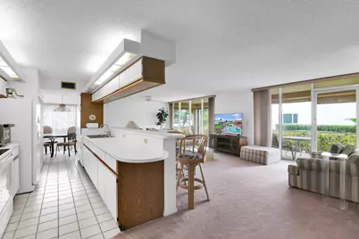 107 Half Moon Circle #A1, Hypoluxo, FL 33462 - Photo 13