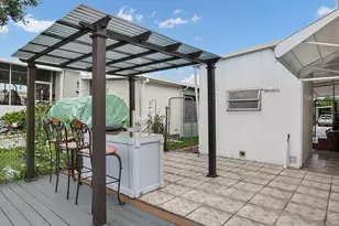1891 SW 84th Ave, Davie, FL 33324 - Photo 11