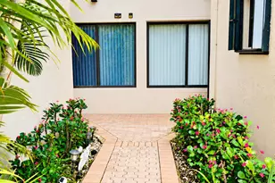 950 Mockingbird Ln, Plantation, FL 33324 - Photo 1