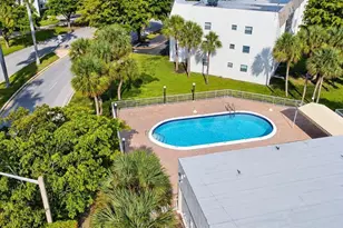 8100 Sunrise Lakes Blvd, Sunrise, FL 33322 - Photo 25
