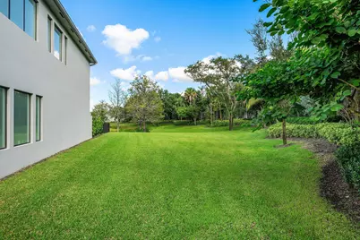 8209 Essex Country Club Drive, Boca Raton, FL 33434 - Photo 51