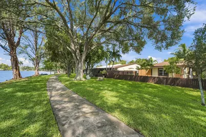 2070 Sweet Gum Avenue, Pembroke Pines, FL 33026 - Photo 29