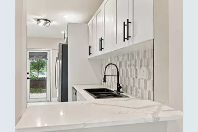 2070 Sweet Gum Avenue, Pembroke Pines, FL 33026 - Photo 11