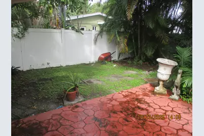 605 NE 14th Place #2, Fort Lauderdale, FL 33304 - Photo 11