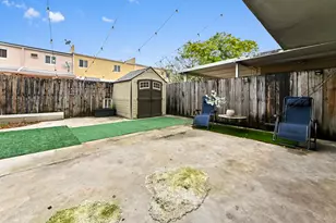 941 W 80th Pl, Hialeah, FL 33014 - Photo 27