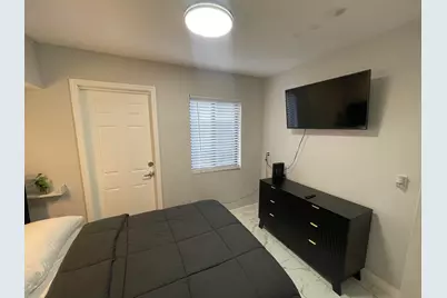 824 NE 4th Street #5, Fort Lauderdale, FL 33301 - Photo 9