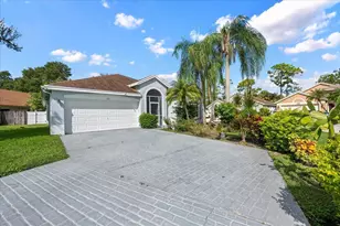 127 Saratoga Blvd E, Royal Palm Beach, FL 33411 - Photo 1