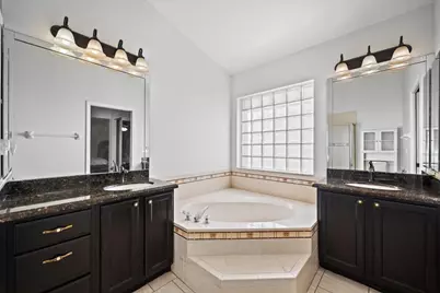 127 Saratoga Boulevard E, Royal Palm Beach, FL 33411 - Photo 21
