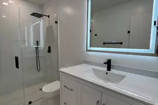 1402 NE 34th St, Oakland Park, FL 33334 - Photo 29
