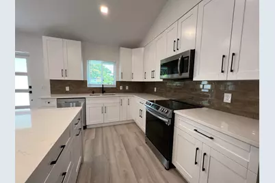 1402 NE 34th Street #A-B, Oakland Park, FL 33334 - Photo 17