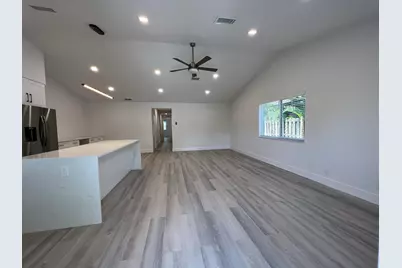 1402 NE 34th Street #A-B, Oakland Park, FL 33334 - Photo 7