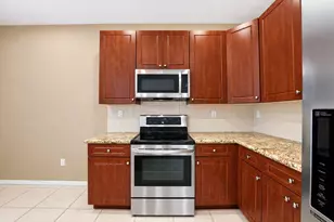 2851 W Prospect Rd, Tamarac, FL 33309 - Photo 23