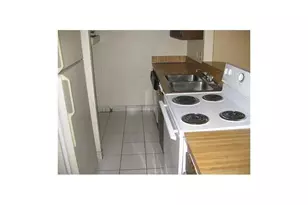4505 Treehouse Ln, Tamarac, FL 33319 - Photo 5