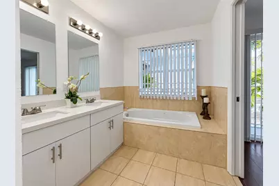2725 NE 8th Avenue #112, Wilton Manors, FL 33334 - Photo 29