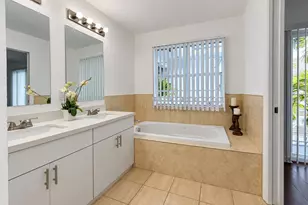 2725 NE 8th Ave, Wilton Manors, FL 33334 - Photo 29