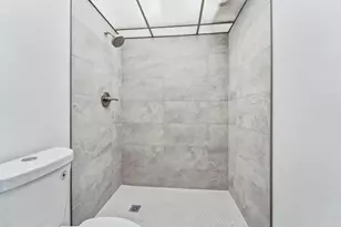 10411 E Clairmont Cir, Tamarac, FL 33321 - Photo 7