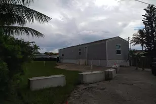 2725 SE Carroll St, Stuart, FL 34997 - Photo 1
