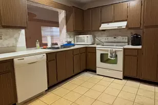 9521 NW 83rd St, Tamarac, FL 33321 - Photo 3