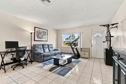8121 NW 93rd Avenue, Tamarac, FL 33321 - Photo 17