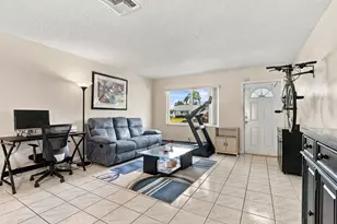 8121 NW 93rd Ave, Tamarac, FL 33321 - Photo 17