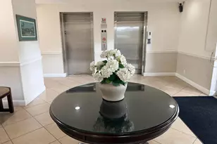 2555 NE 11th St, Fort Lauderdale, FL 33304 - Photo 3
