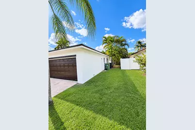 2210 NW 93rd Avenue, Pembroke Pines, FL 33024 - Photo 19