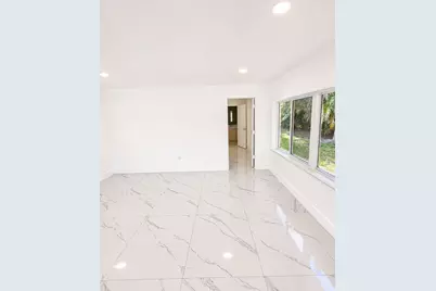 2210 NW 93rd Avenue, Pembroke Pines, FL 33024 - Photo 13
