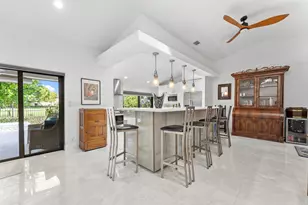 7029 Golf Pointe Cir, Tamarac, FL 33321 - Photo 11