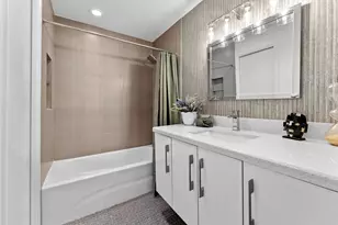 7029 Golf Pointe Cir, Tamarac, FL 33321 - Photo 29