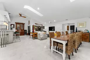 7029 Golf Pointe Cir, Tamarac, FL 33321 - Photo 9