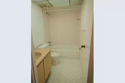 2820 Somerset #206O, Lauderdale Lakes, FL 33311 - Photo 11