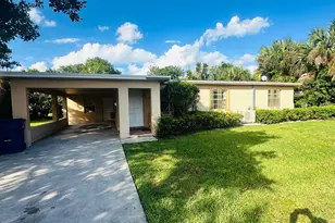 1572 W 10th St, Riviera Beach, FL 33404 - Photo 1