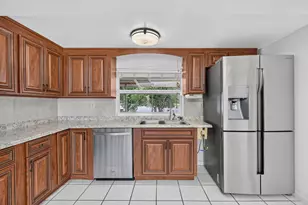 1960 NW 107th Ave, Pembroke Pines, FL 33026 - Photo 17