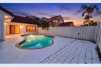 9401 NW 18th Drive, Plantation, FL 33322 - Photo 3