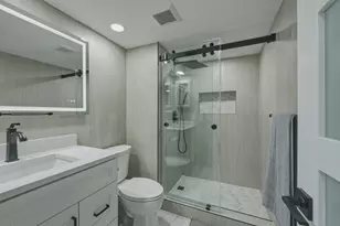 9523 S Hollybrook Lake Dr, Pembroke Pines, FL 33025 - Photo 5