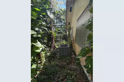 2109 Pinehurst Drive, West Palm Beach, FL 33407 - Photo 25
