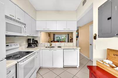 5464 Jubilee Way #221, Margate, FL 33063 - Photo 7