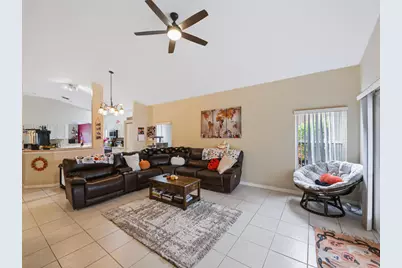 8071 Via Hacienda, Riviera Beach, FL 33418 - Photo 15