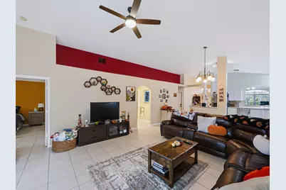8071 Via Hacienda, Riviera Beach, FL 33418 - Photo 11