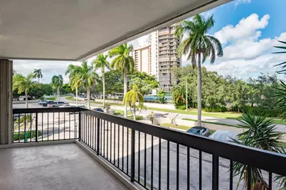 2425 Presidential Way #201, West Palm Beach, FL 33401 - Photo 7