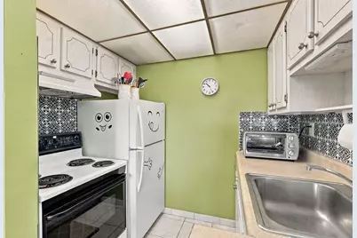 2145 Pierce Street #425, Hollywood, FL 33020 - Photo 13