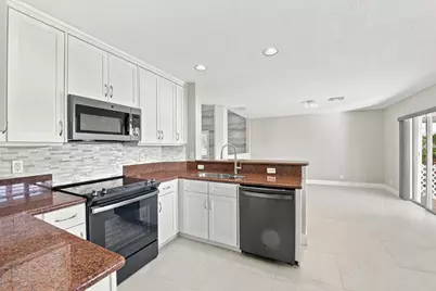 4592 SW 14th Street, Deerfield Beach, FL 33442 - Photo 17