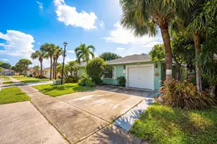 184 Heming Way, Boynton Beach, FL 33426 - Photo 1