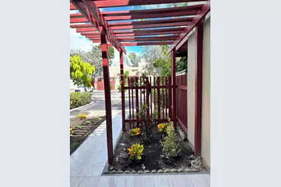 1100 W Fairway Road #1100, Pembroke Pines, FL 33026 - Photo 3