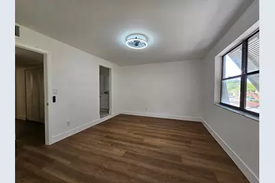 1100 W Fairway Road #1100, Pembroke Pines, FL 33026 - Photo 17