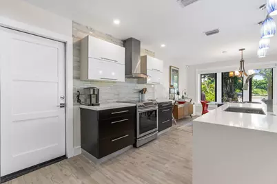 648 Kensington Place, Wilton Manors, FL 33305 - Photo 13