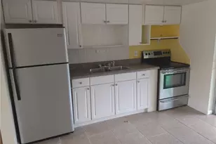 2061 NE 25th Ave, Pompano Beach, FL 33062 - Photo 11