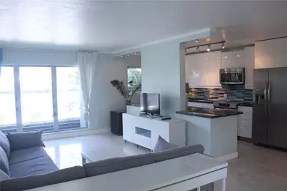 561 Bayshore Drive #4, Fort Lauderdale, FL 33304 - Photo 3