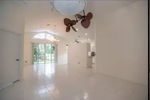 3576 Canary Palm Ct, Pompano Beach, FL 33069 - Photo 9