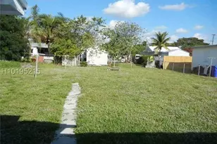 2427 Garfield St, Hollywood, FL 33020 - Photo 13